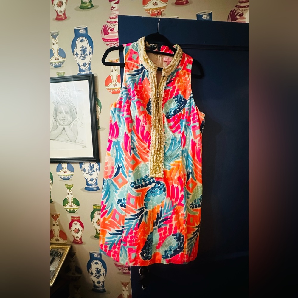 Vibrant Sleeveless Dress with Gold Accents. Silk trim that mimics raffia.Sz 10